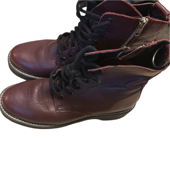 Like(new) Ryder Leather boots - Picture 1 of 2